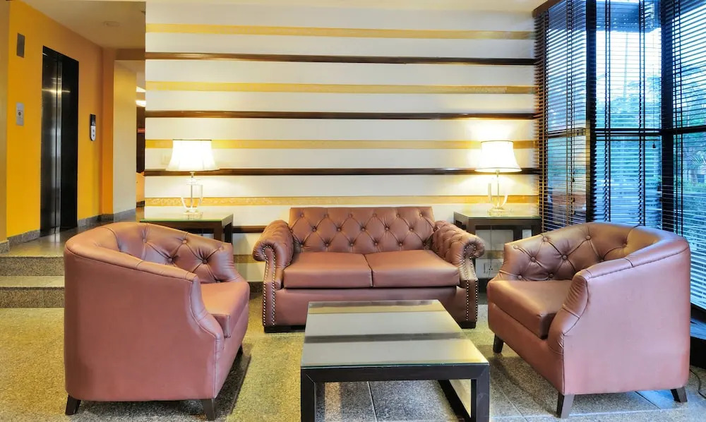 Hotel Crossroads