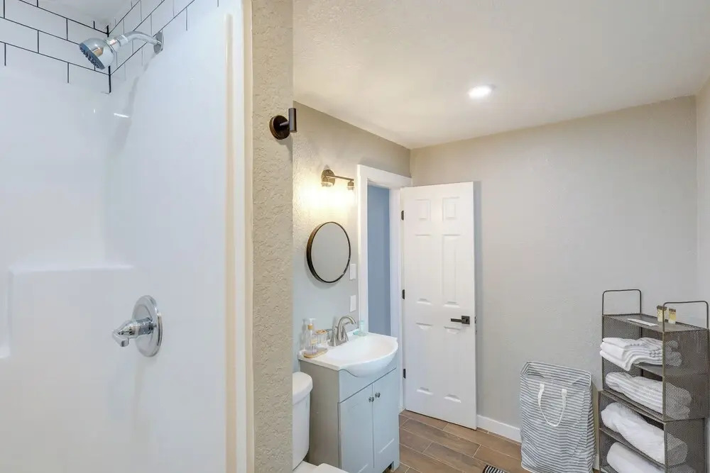 Pet-friendly Temple Guest Suite!