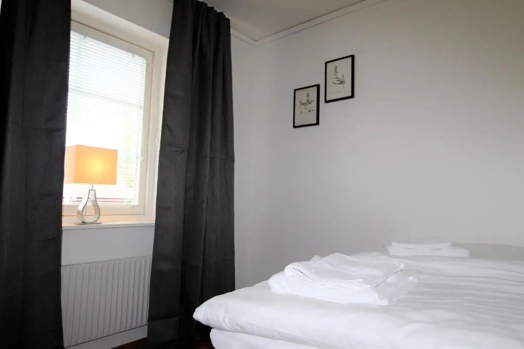 Easy Livin Apartment Hotel