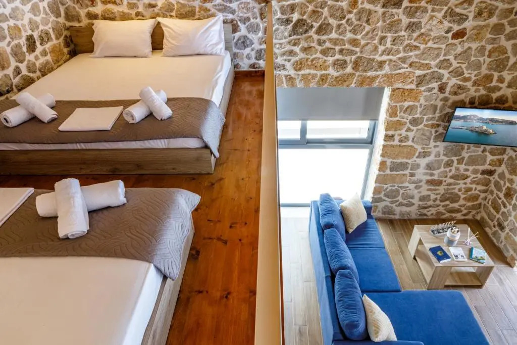 ADRIANS LUXURY APARTMENTS 1