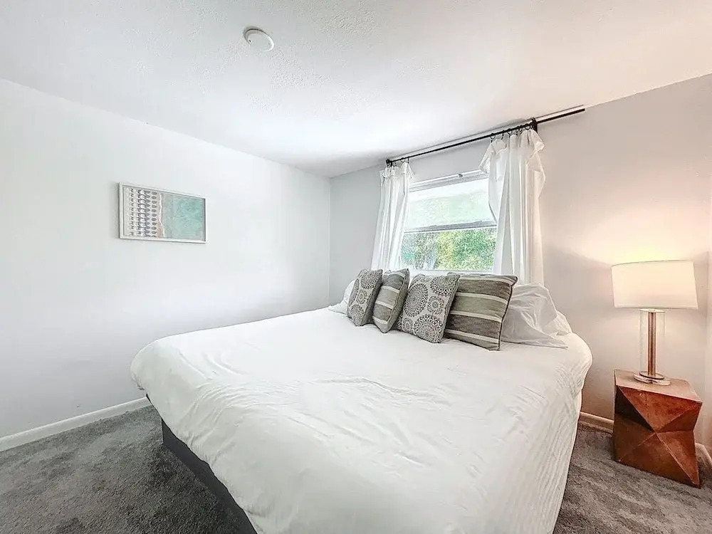Seminole Pool House - Mins to the Beach