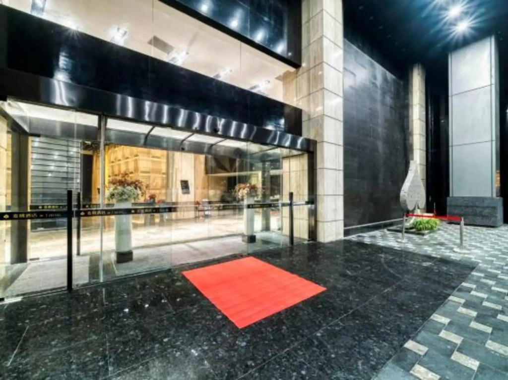 Maitao Crystal Hotel
