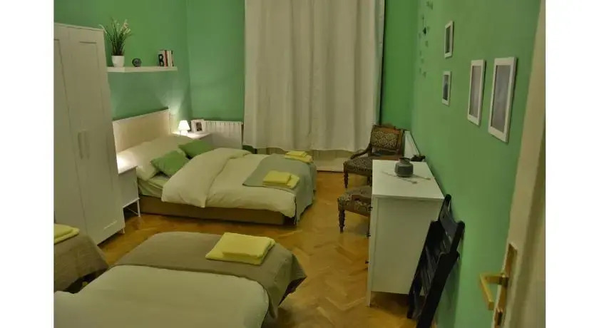 Cat and Co. Guesthouse