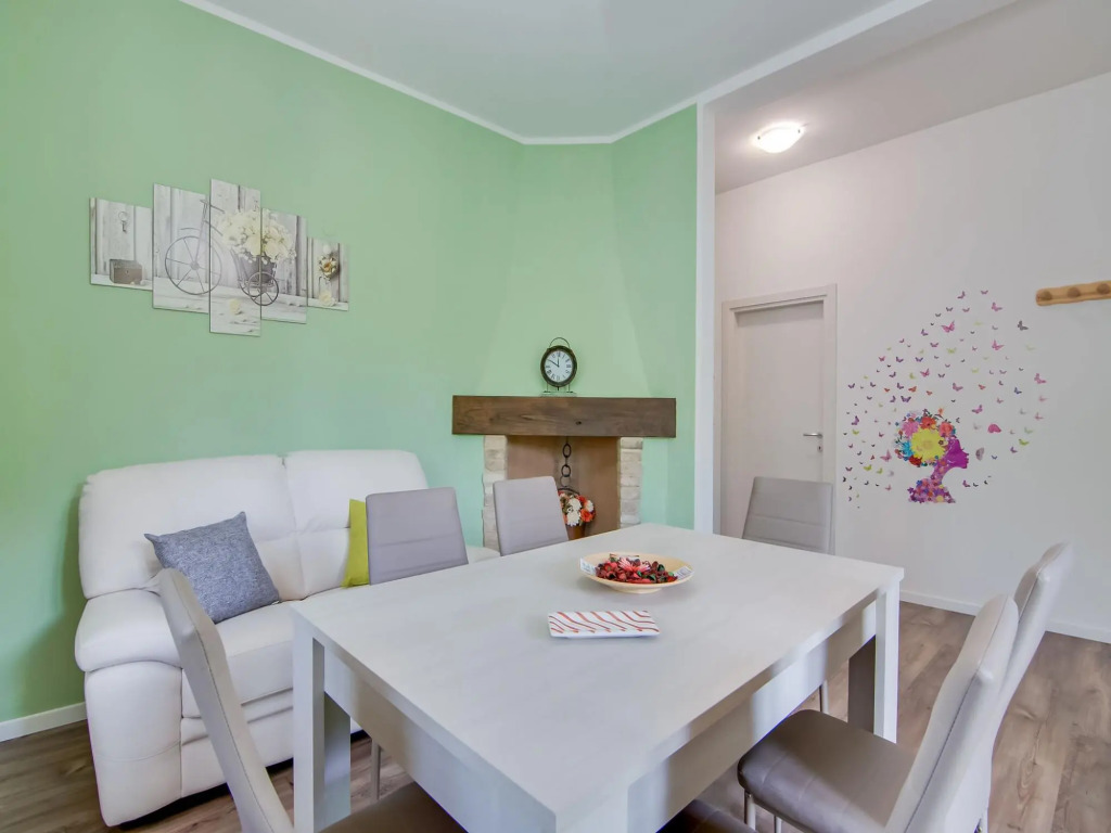 Pretty holiday home in Borgo Pace with a terrace and bbq