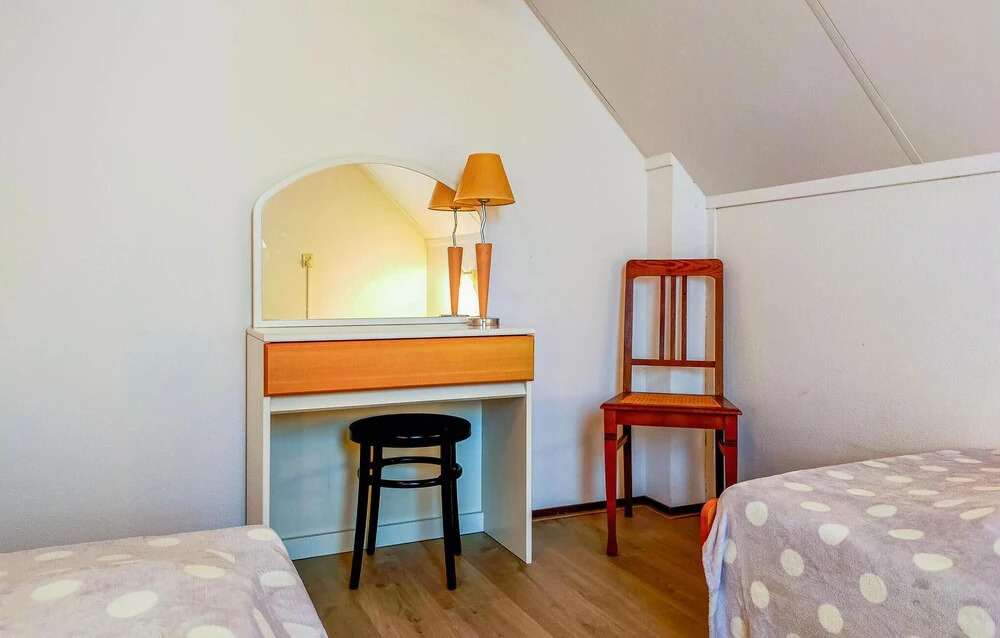 4 Bedroom Beautiful Home In Wemeldinge