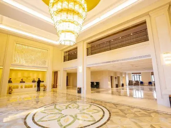 Xianhua Sandalwood Lakeside Hotel