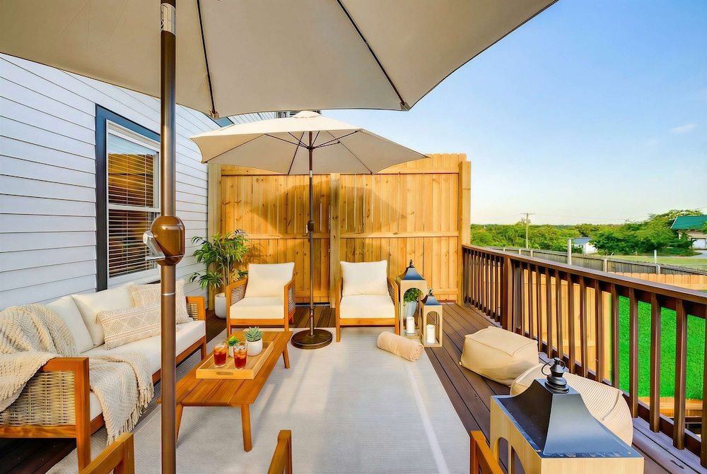 Private Pool Game Room Compound Minutes to Broadway