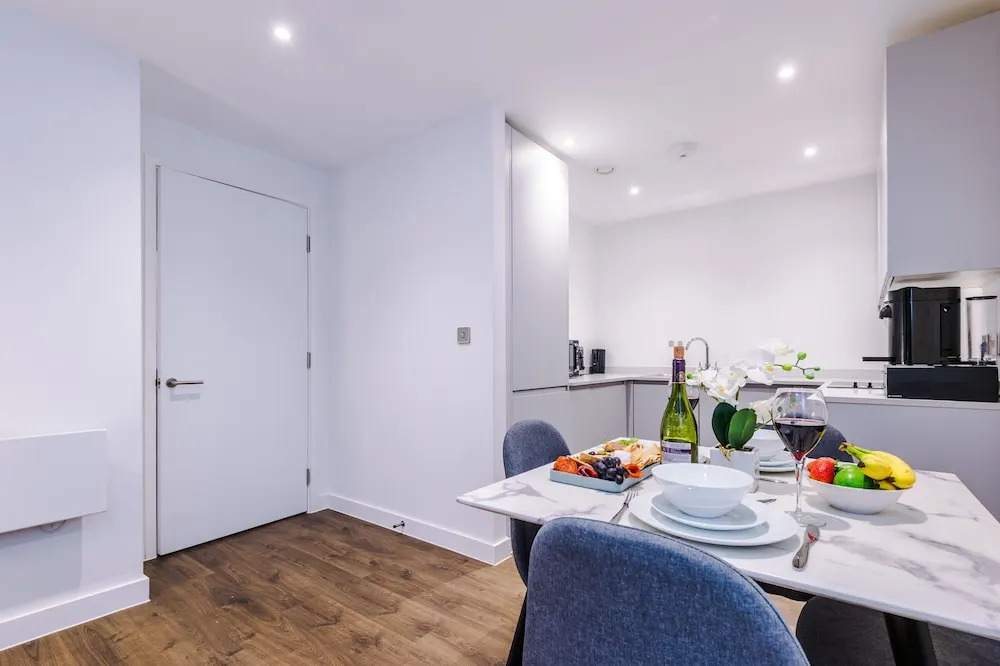 Short and Long Stay Deals for Business and Leisure