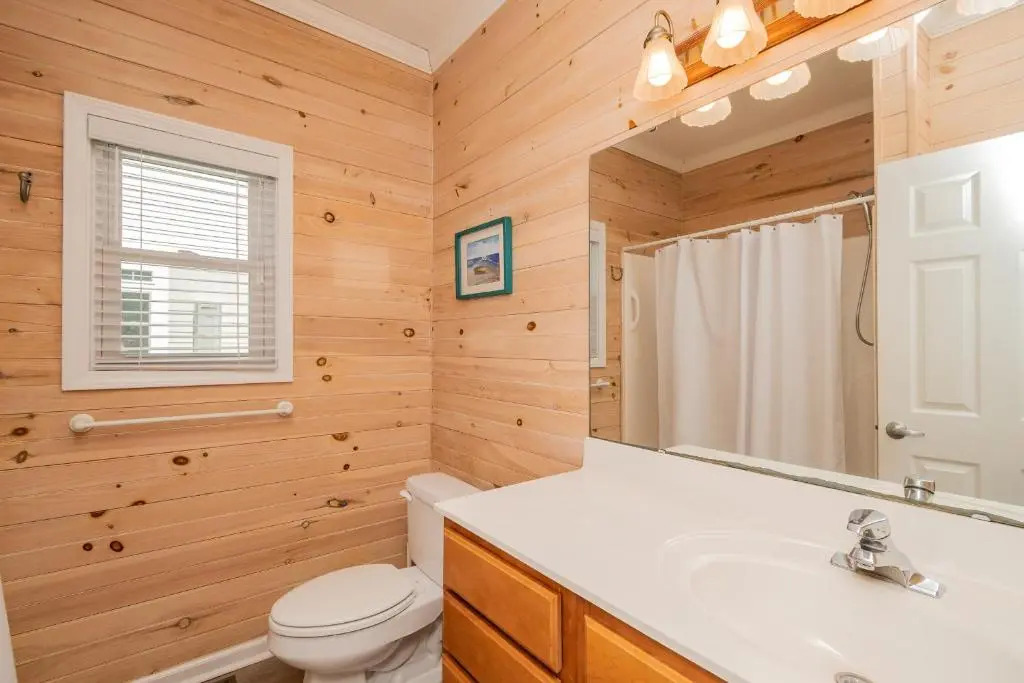Casa Bianca by Oak Island Accommodations