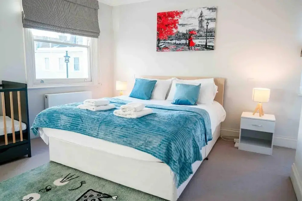 Spacious & Modern 3brs House in Central London