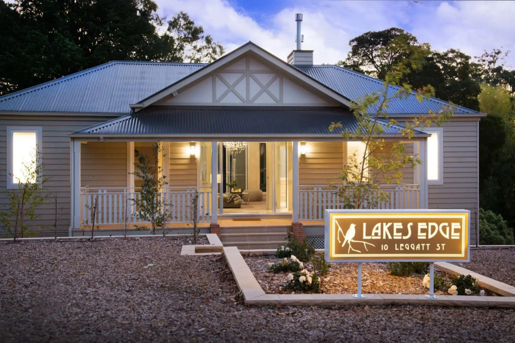 Lakes Edge