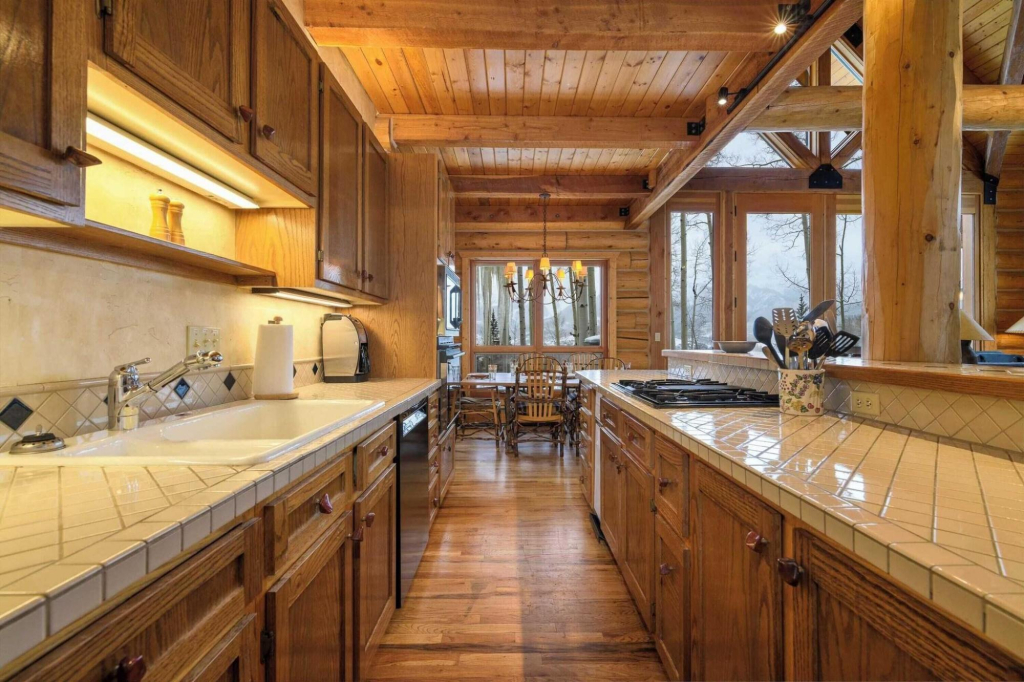Snowdrift Cabin - 3 Bedroom Home - LLH 58169