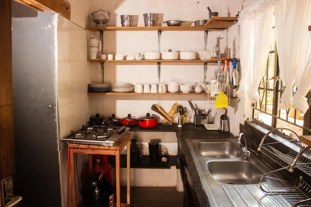 3 Bedroom House Sleeps 6, Mini Bar, Free Parking