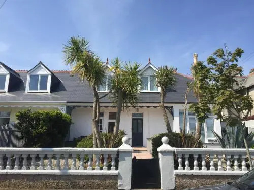 Trewinda Lodge