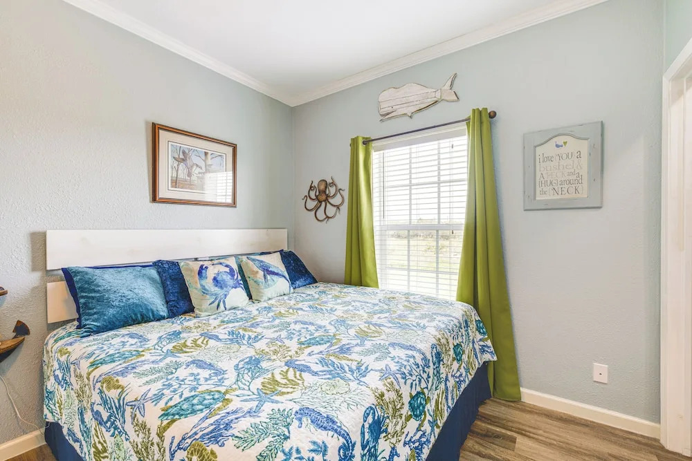 1 Mi to Marina: Rockport Vacation Rental