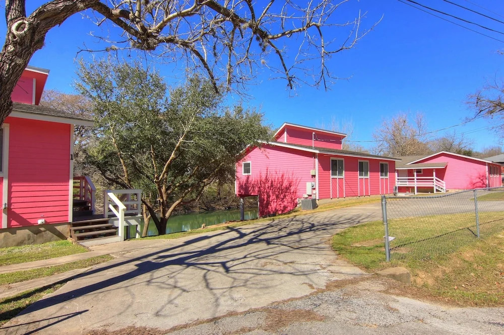 Three Pink Housez 2