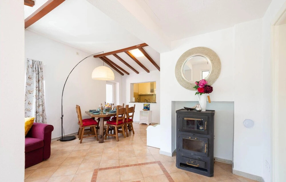 Amazing Home in Zvecanje Gata With Outdoor Swimming Pool, Wifi and 2 Bedrooms
