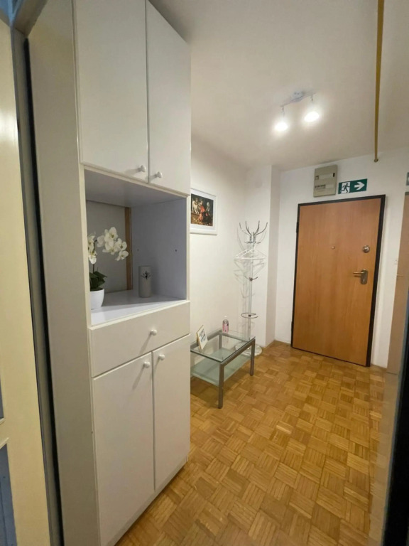 Apartment Green - Grey