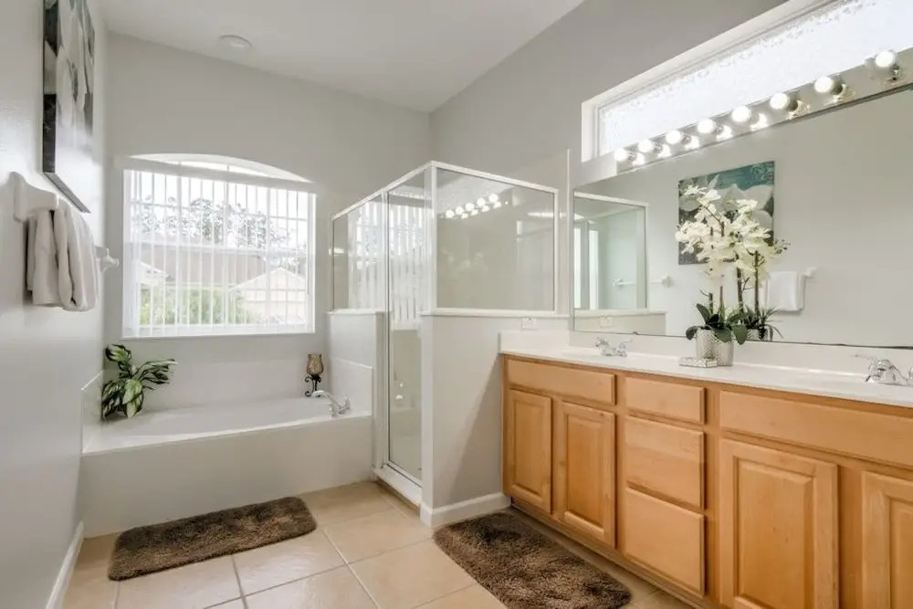 5 Star Surprise! No Rear Neighbors In Pool Area! Home