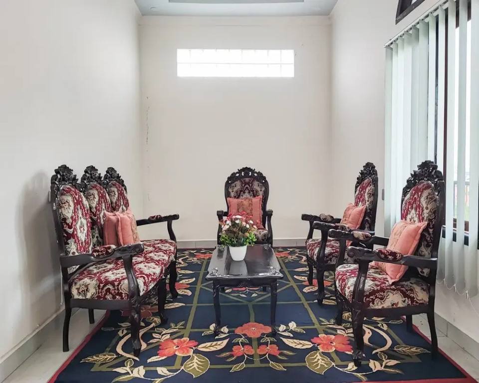 RedDoorz Plus Syariah near Simpang Rimbo Jambi 2