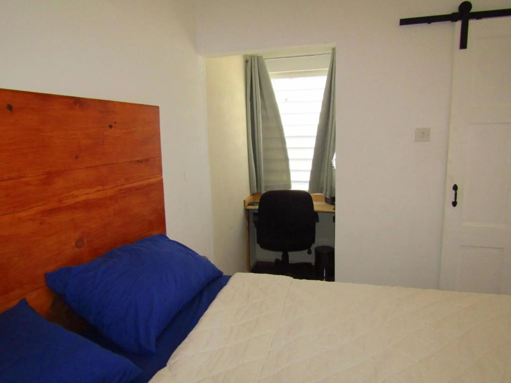 Cozy 1 bed Apt 2B in Rockley
