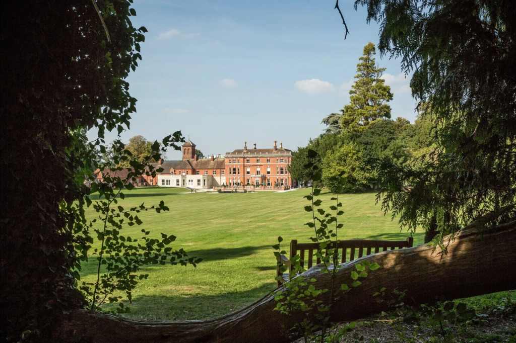 Oakley Hall Hotel