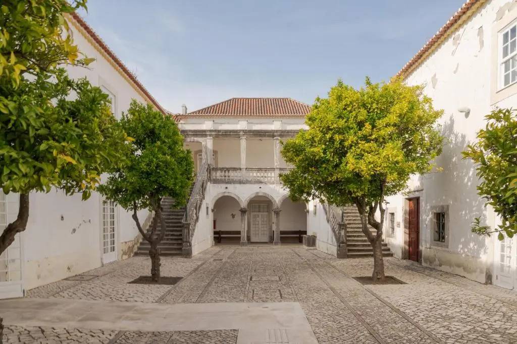 Almada Villa