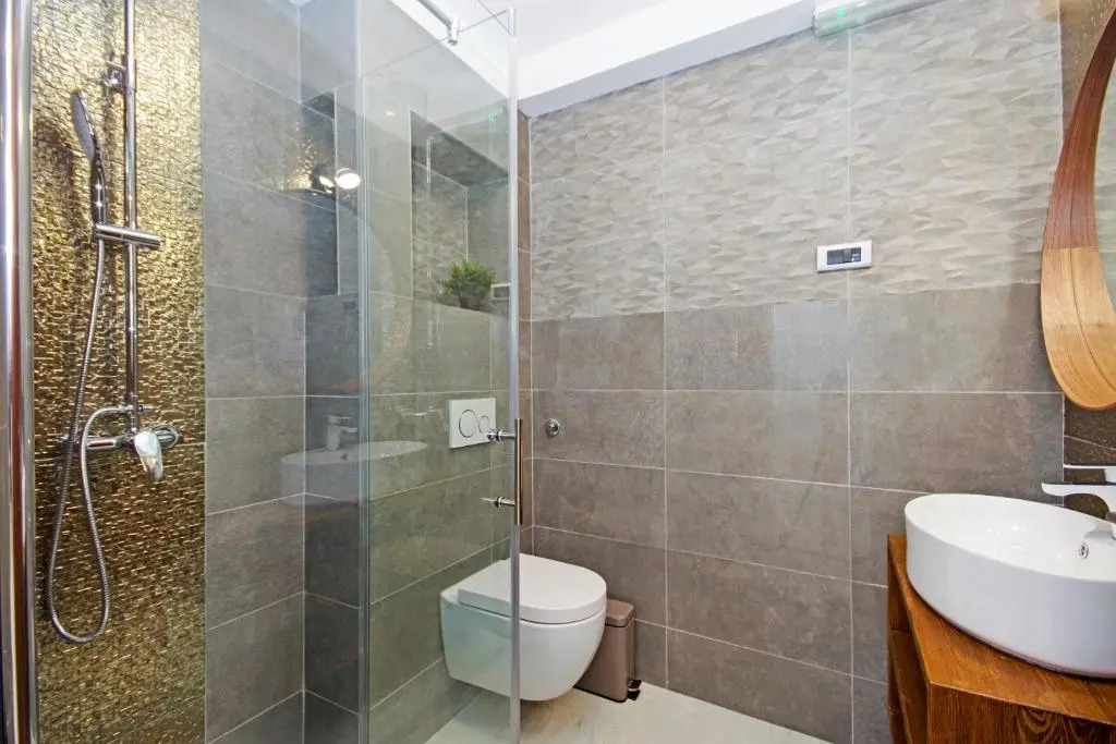Split Symphony Garden: Modern, new Apartment (4+1), 5 min walk to ˝Firule˝ SAND BEACH, 12 min walk to CITY CENTER