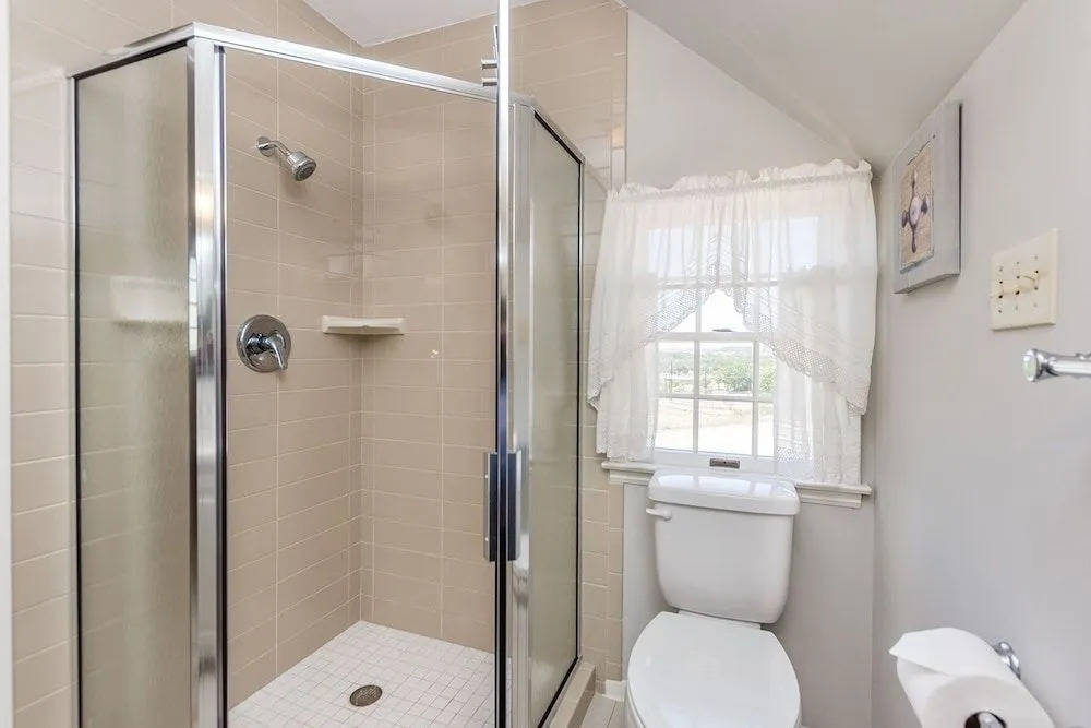 Gastehaus Royal Oaks Studio Bedroom Apts by Redawning