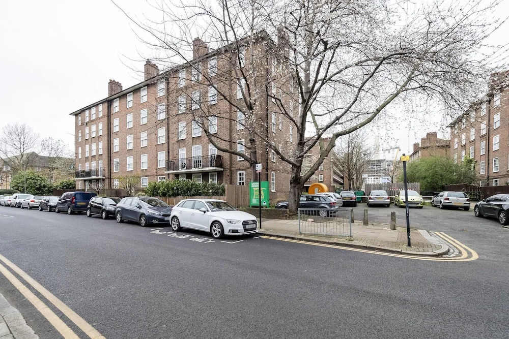 Bright Battersea pad Sleeps 5
