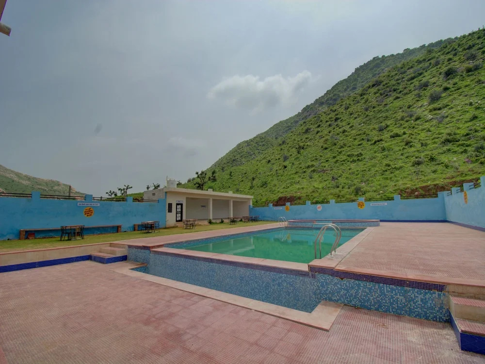 OYO 16709 Green Valley Resort