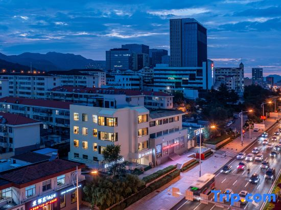 Floral Hotel·Yuehaiyuan Hotel (Weihai Liugong Island Photo Frame Branch)