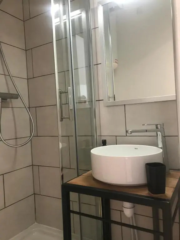 Studio 2 adultes 2 enfants Sanary sur Mer à 800m de la mer