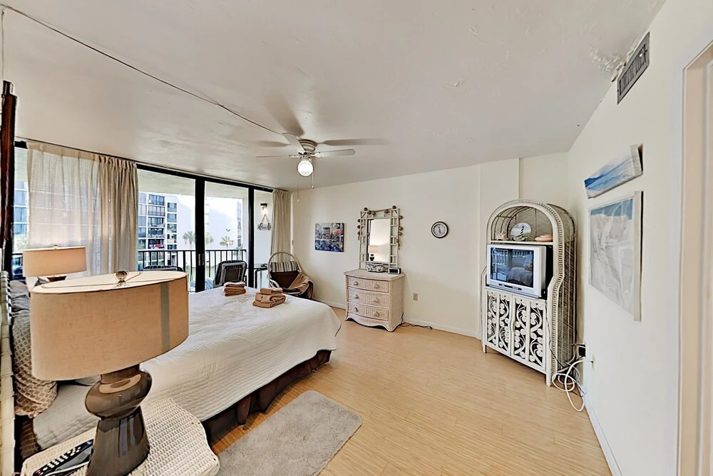 Modernized Oceanfront Beach 2 Bedroom Condo