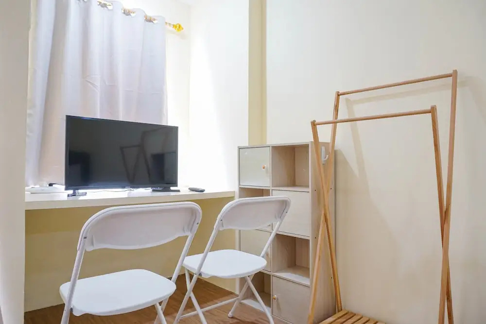 Nice and Elegant Studio at Belmont Residence Puri Apartment By Travelio