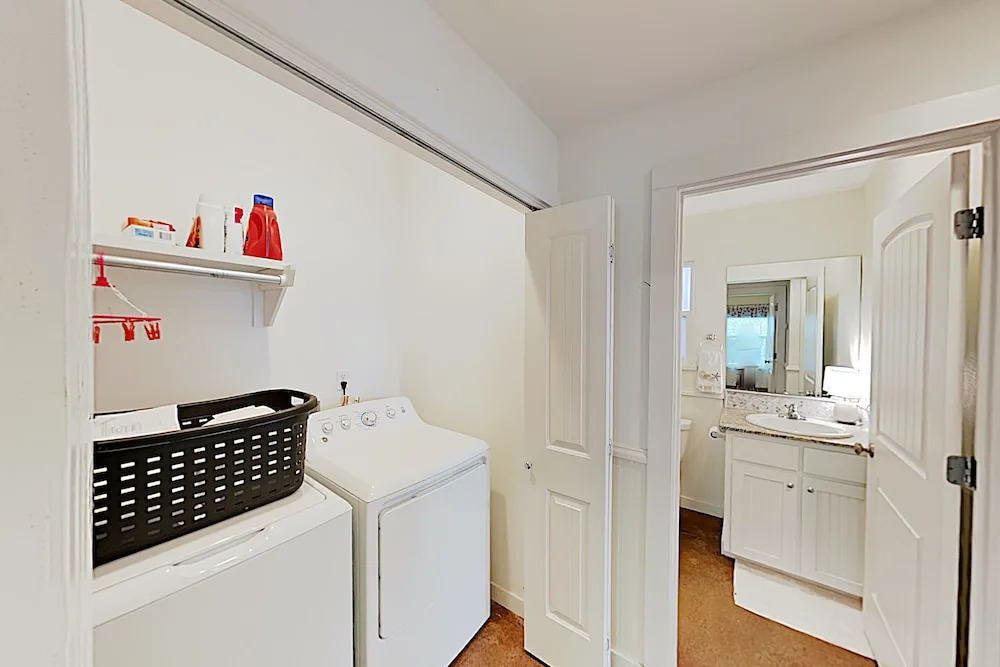 New Listing! Ge Walk Charmer -- Near Beach 3 Bedroom Home