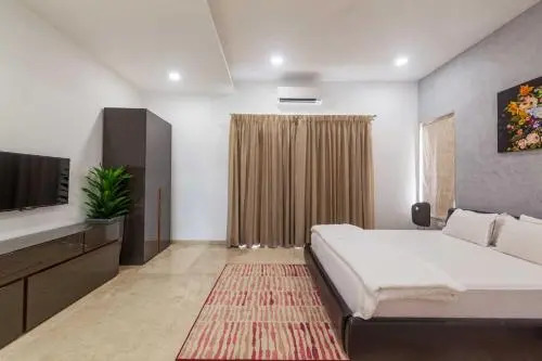 StayVistas White Pebbles - A Villa with Theater Room & Swimming Pool
