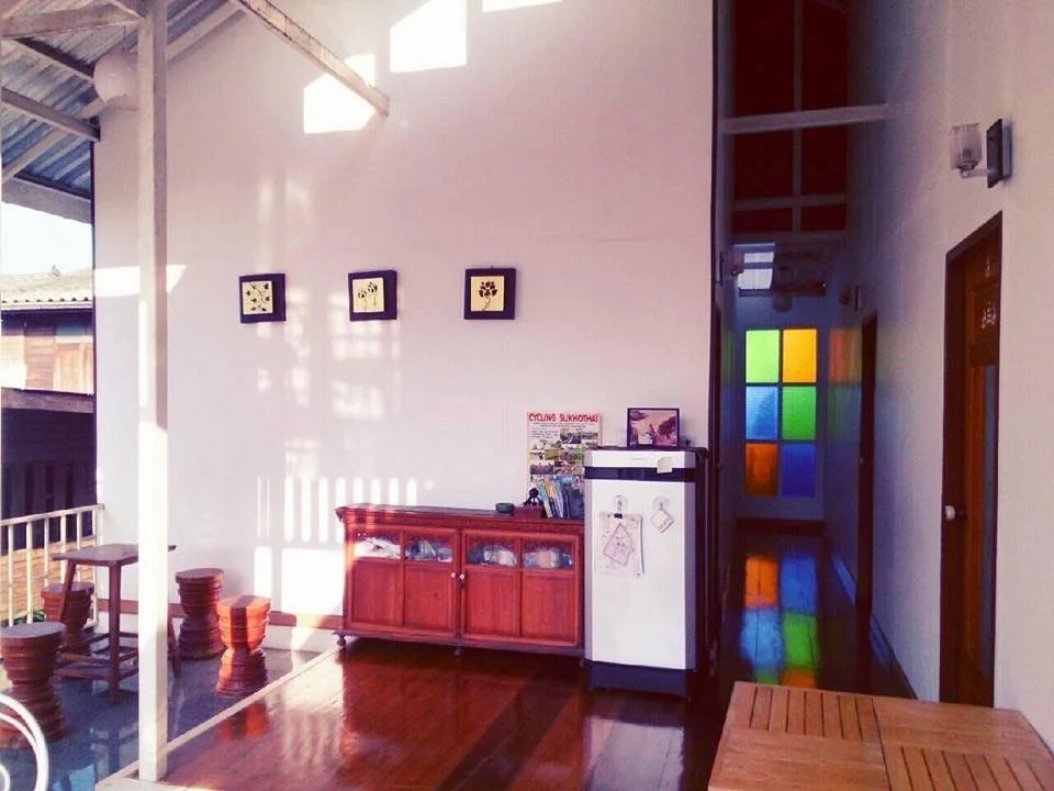 Baan Thit Guesthouse