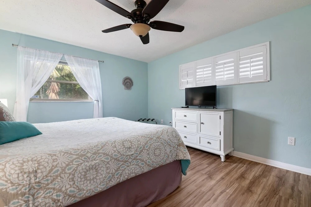 Lake O Woods Lake Front Gated Private Pool Home. Just 5 Miles To The Beach 3 Bedroom Home by RedAwning
