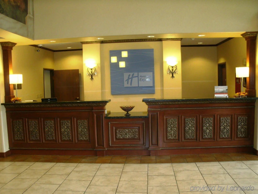 Holiday Inn Express & Suites Lake Worth by IHG