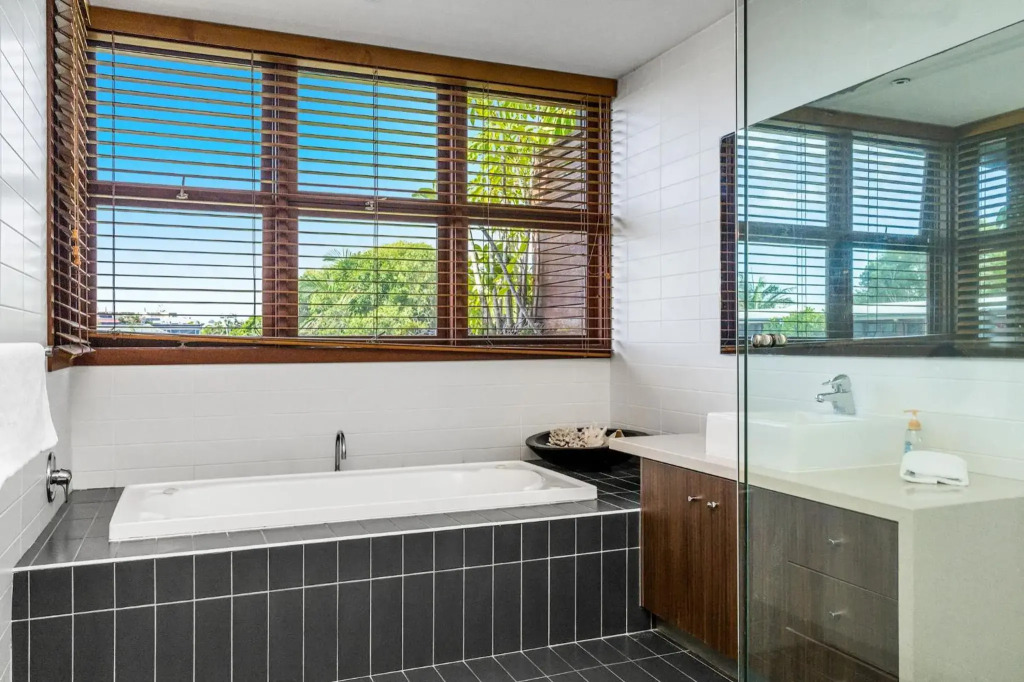 Byron Bay Accom Unit 6 21-25 Fletcher Street - A Seventh Heaven