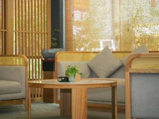 G Joyful Chujian Hotel (Mengzi Station)