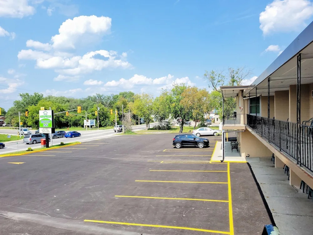 Arnprior Motor Inn