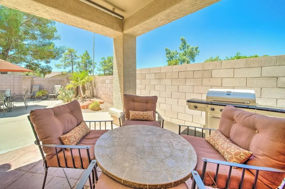 Hot Tub Relaxation & Golfing: Bright Chandler Home