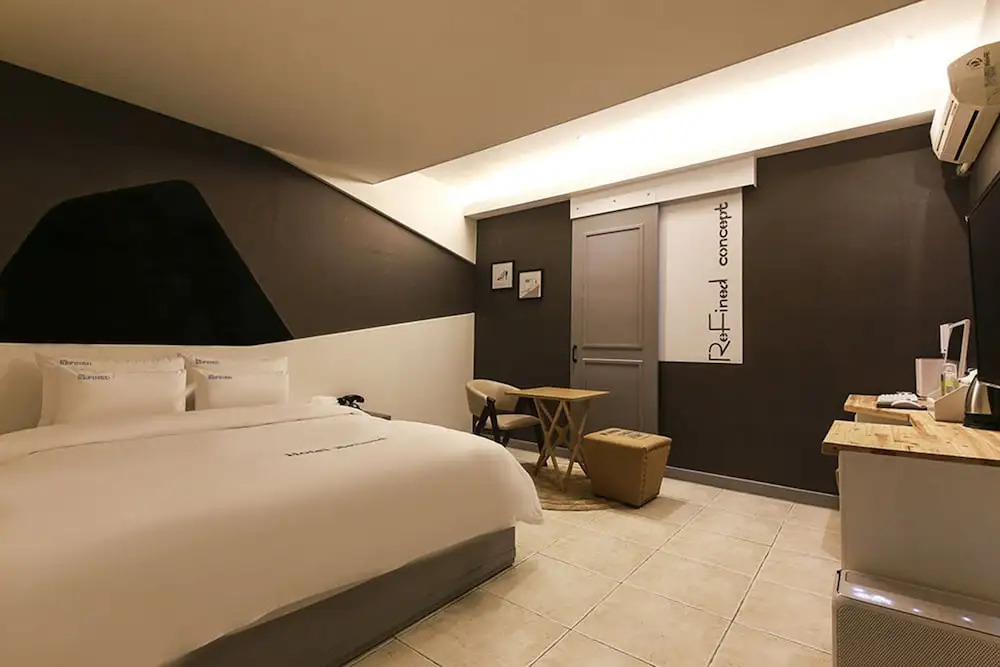 Refined Hotel
