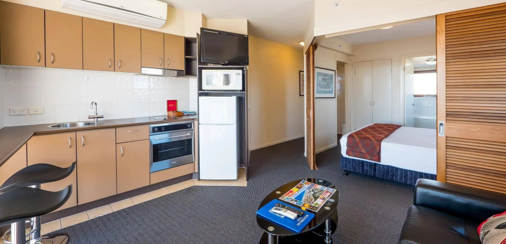 Broadbeach Savannah Resort