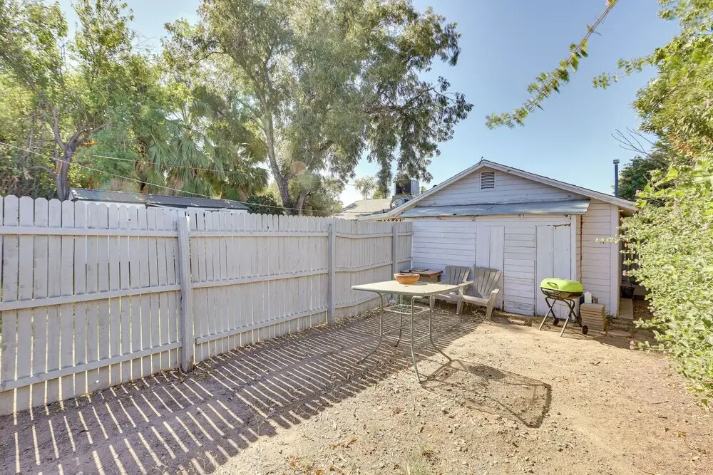 5 Mi to Dtwn: Pet-friendly Phoenix Studio w/ Yard