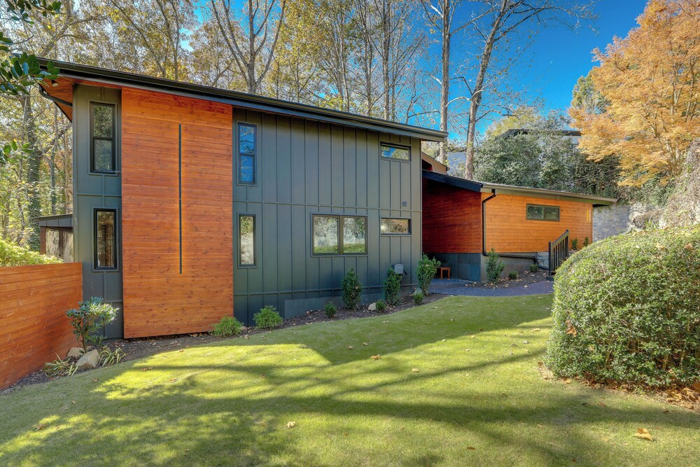 Mid-century Modern Luxe Retreat w/ Hot Tub & Decks