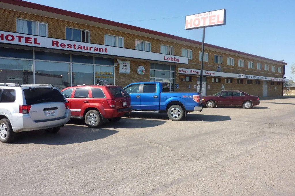 Ramada by Wyndham West Edmonton Hotel & Suites