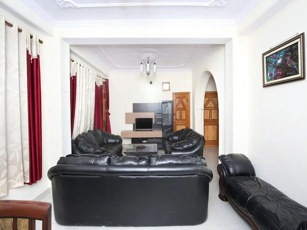 OYO 10408 Home Exotic 2BHK Near Dhalli